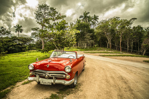 photo-wallpaper-a-vintage-car-in-cuba