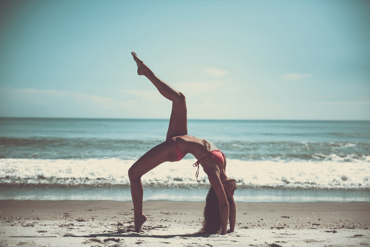 photo-wallpaper-beach-gymnastics