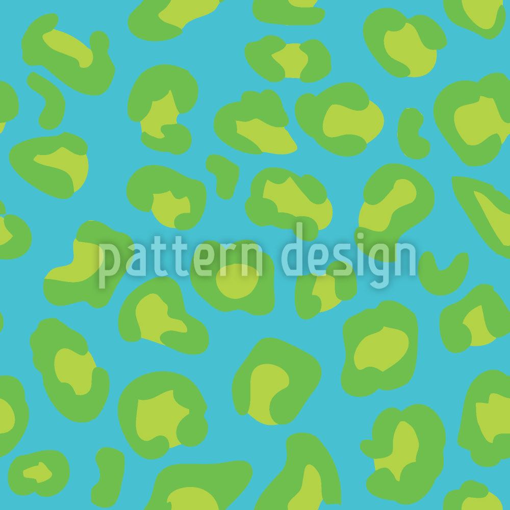 patterned-wallpaper-cheetah-goes-for-a-swim