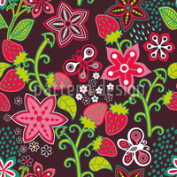 patterned-wallpaper-in-mums-strawberry-paradise