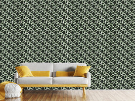 patterned-wallpaper-in-chains