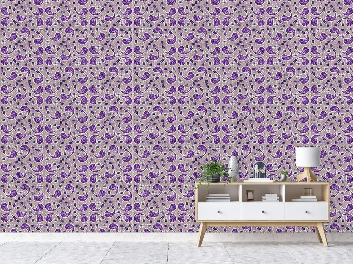 patterned-wallpaper-lace-paisleys