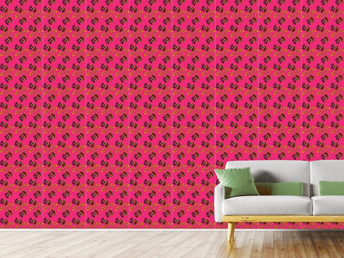 patterned-wallpaper-fancy-paisley-fuchsia