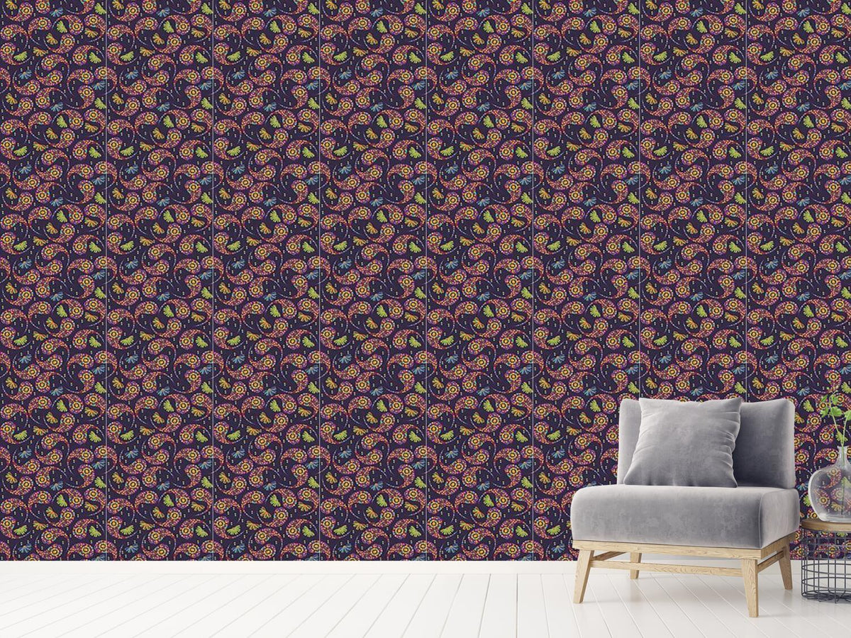 patterned-wallpaper-paisley-party