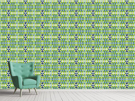 patterned-wallpaper-daysies-crystal-flacons