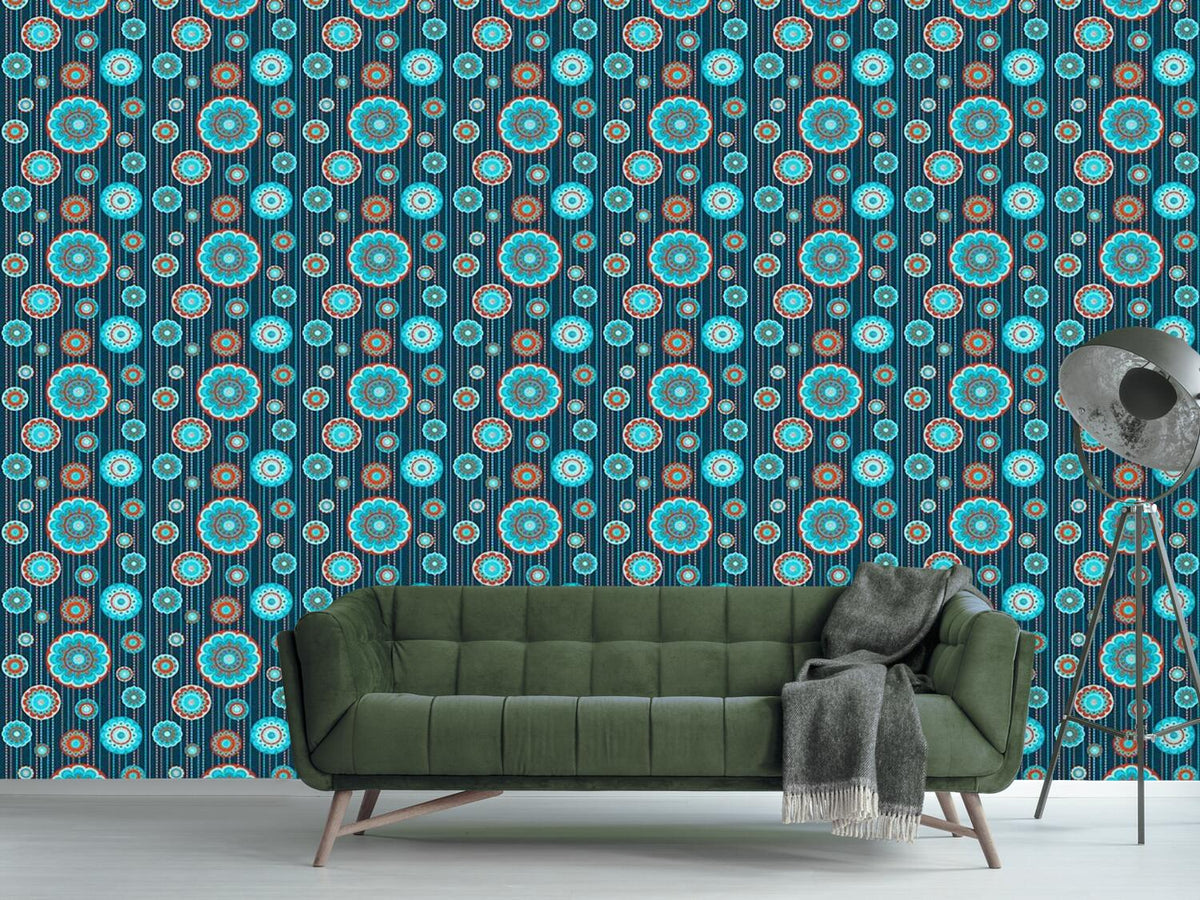 patterned-wallpaper-floret-in-chains