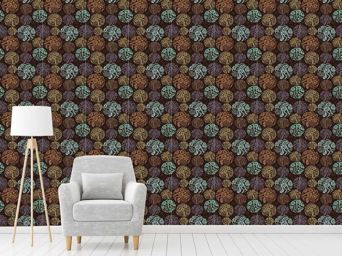 patterned-wallpaper-festive-patchwork-circles