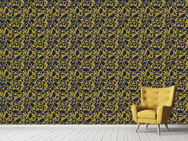 patterned-wallpaper-gold-leaf-silhouettes