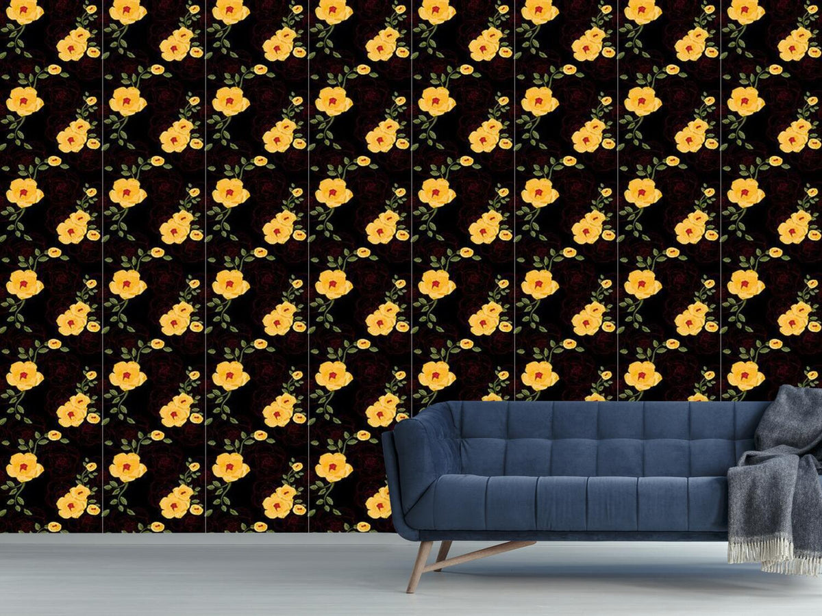 patterned-wallpaper-yellow-rambler-roses